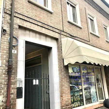 بيت ضيافة Residenza 8 رافيننا